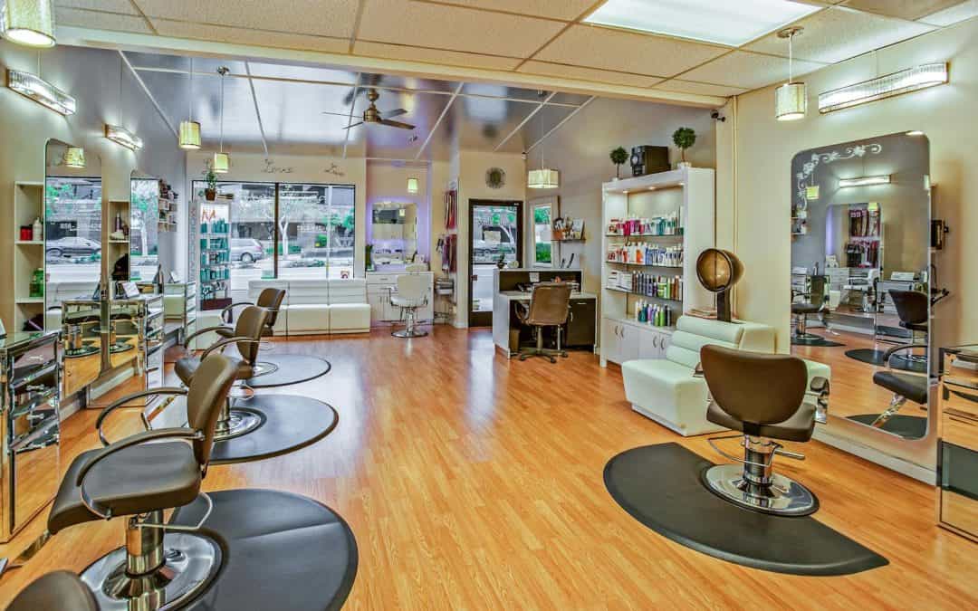 Jak otworzyć salon kosmetyczny – biznes beauty, który może zmienić Twoje życie!